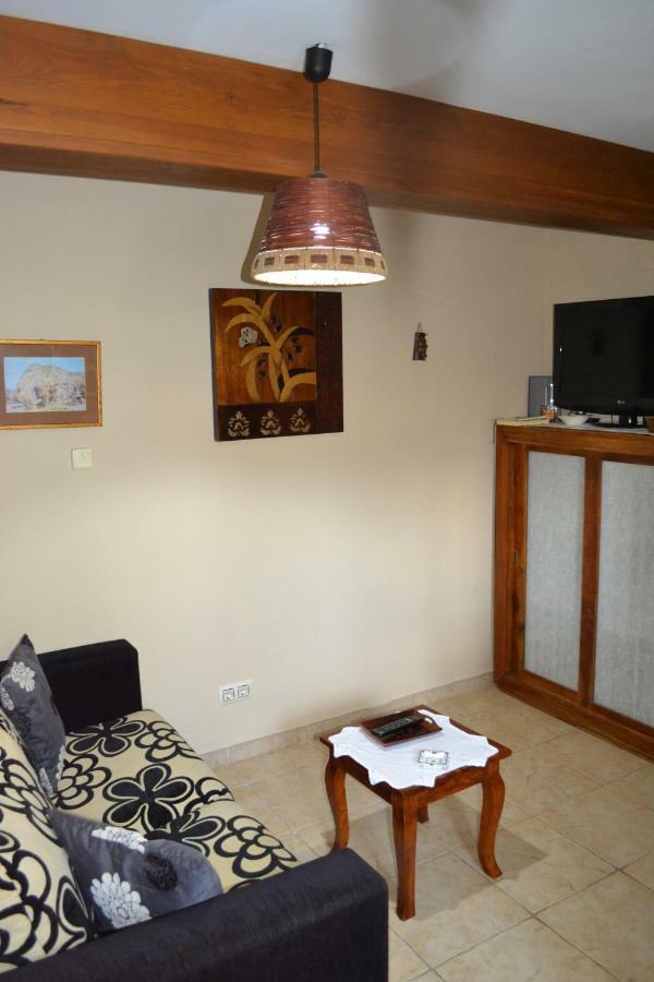 El Rincon Del Oteru Apartment ยาเนส ภายนอก รูปภาพ